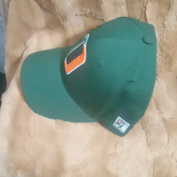 Hat - Picture 3 of 4